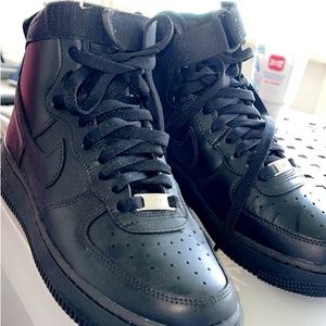nike air force 1s, high tops. women’s 8.5, black, brand new and never worn!